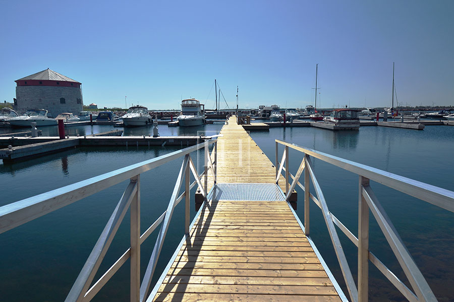 wide angle image of Kingston's Confederation Basin Harbour